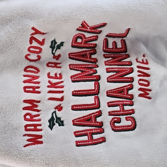 Hallmark Sweaters New Hallmark Channel Blanket Sweatshirt Oversized